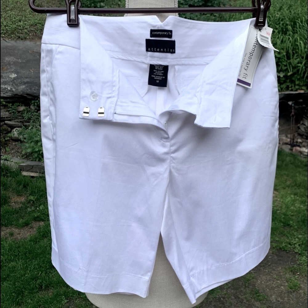 Attention contemporary fit (bright white) shorts
Size 12